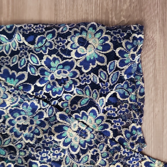 Stunning Heartloom Dress - Picture 4 of 6